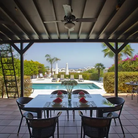 The Perfect Family Holiday With Private Pool, 1542