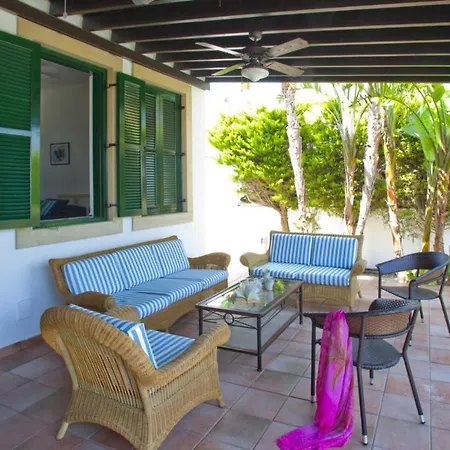The Perfect Family Holiday With Private Pool, 1542 *
