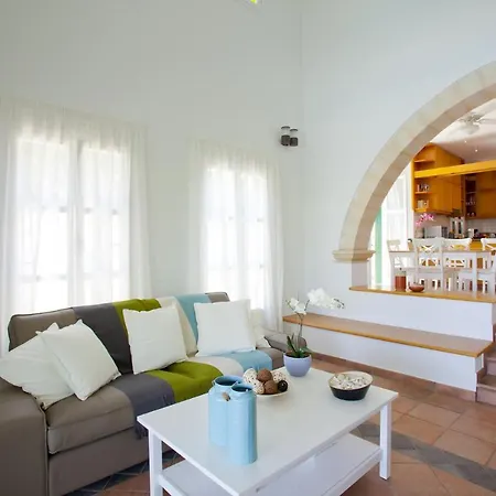 The Perfect Family Holiday With Private Pool, 1542 빌라 *