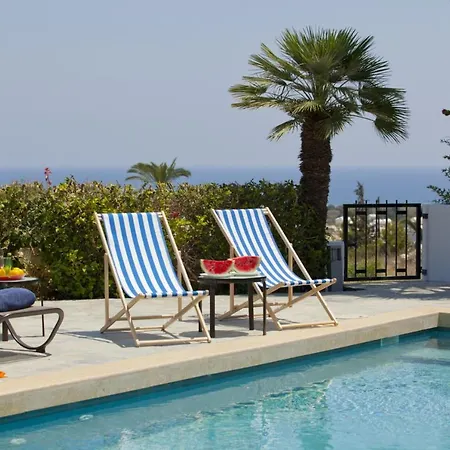 The Perfect Family Holiday With Private Pool, 1542 *